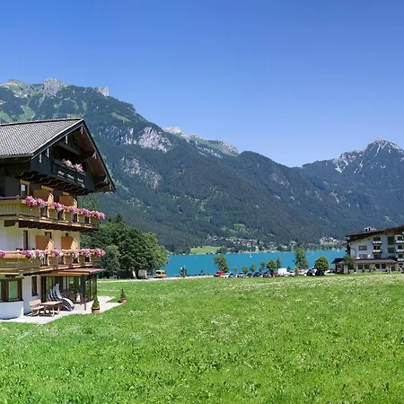 Homestay Obertuschenhof Pertisau